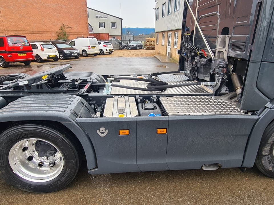 200ltr Side Mounted Hydraulic Oil Tank - Scania
